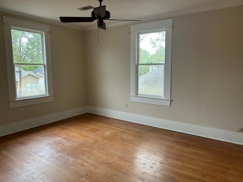 Building Photo - 2219 Thornton Ct