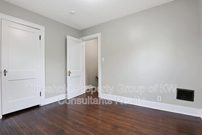 Building Photo - 1126-1128-1128 S Ohio Ave