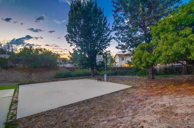 Building Photo - 6964 Mt Vernon St