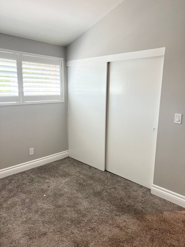 Building Photo - 4 Bed/ 3 Bath Yorba Linda Home with 2 Car Garage