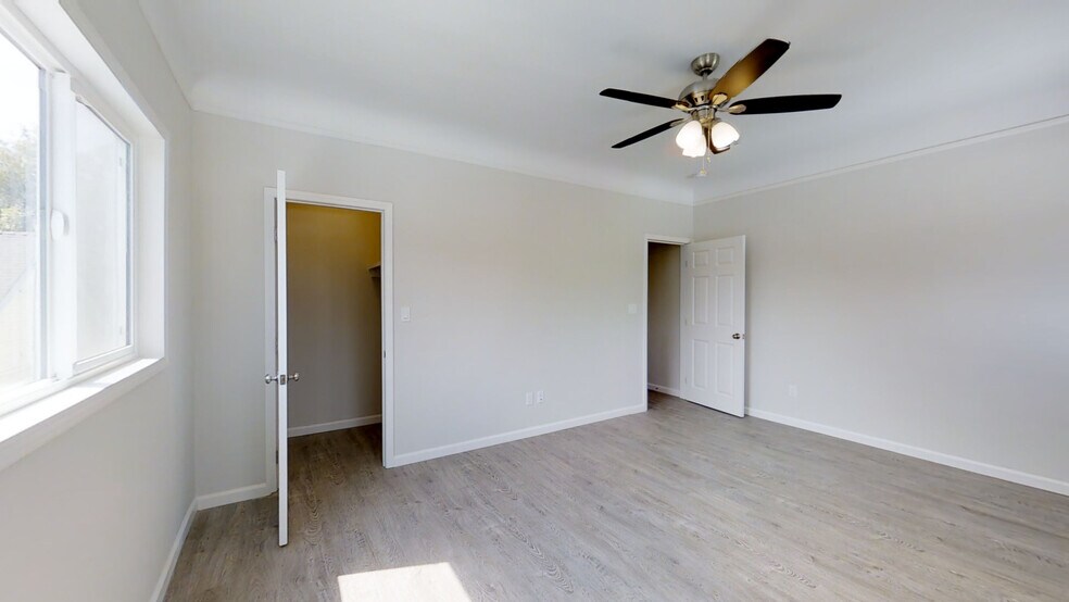 Building Photo - 5133 W 21st St