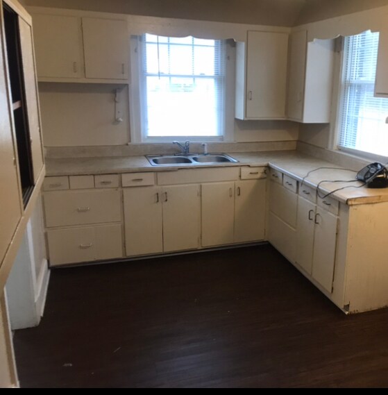 Building Photo - 1703 S Slocumb St