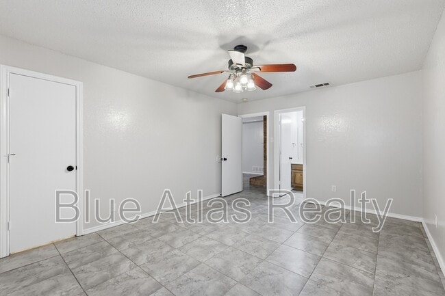 Building Photo - 711 Penn Pl