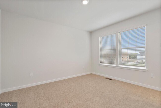 Building Photo - 16628 Green Glade Dr