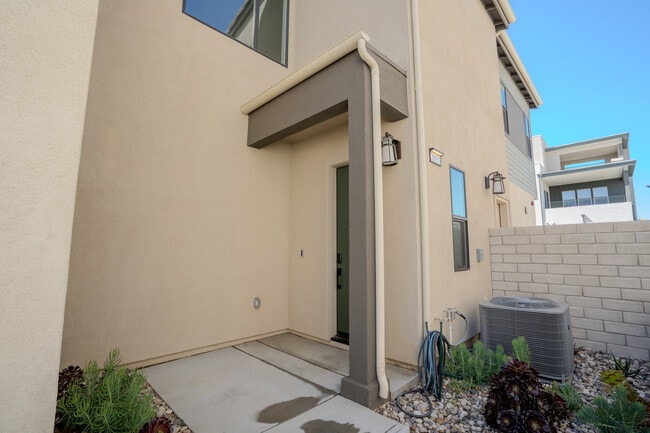 Entrance area - 26939 Goldfinch Ln