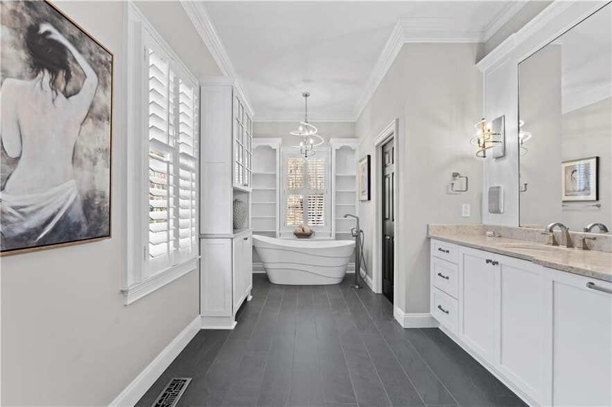 Building Photo - 102 N Cove Dr