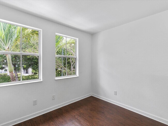 Building Photo - 15568 SW 39th St