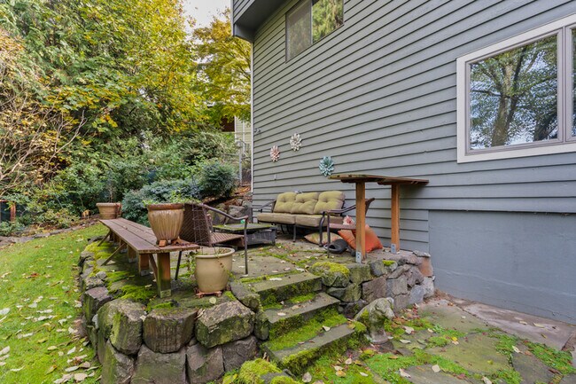 Building Photo - 12135 107th Ave NE