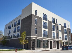 Building Photo - 926 E 43rd St