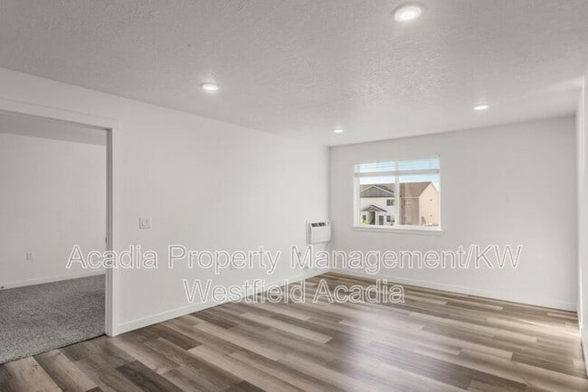 Building Photo - 5741 S 5th Ave