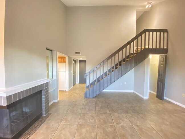 Building Photo - Winter Park Villas! Full Sail/Winter Park 2/2 condo available now!