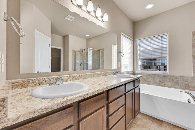 Building Photo - $2,995.00 - 6 Bedrooms, 3 Bathrooms, Singl...