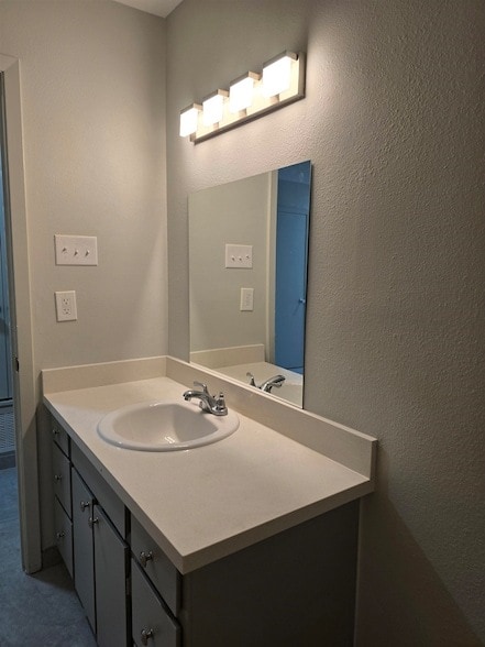 Building Photo - 304 Maguey Dr