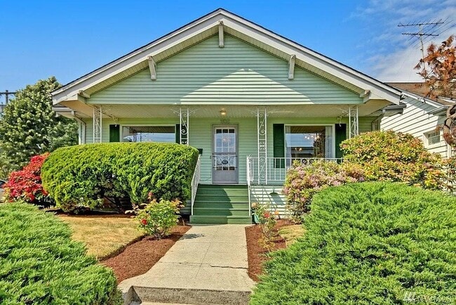 Building Photo - 902 N 77th St