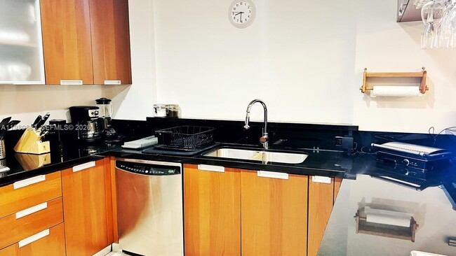 Building Photo - 7901 Hispanola Ave