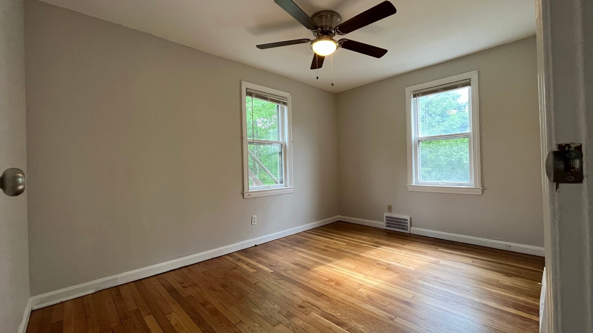 Building Photo - 3237 Washington Blvd