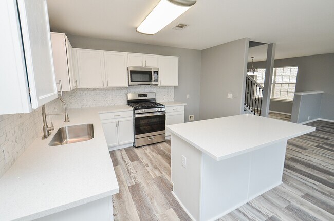Building Photo - 20131 Larkspur Landing