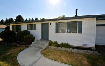 Building Photo - 3 bed 2 bath rancher duplex close to Hayden Lake