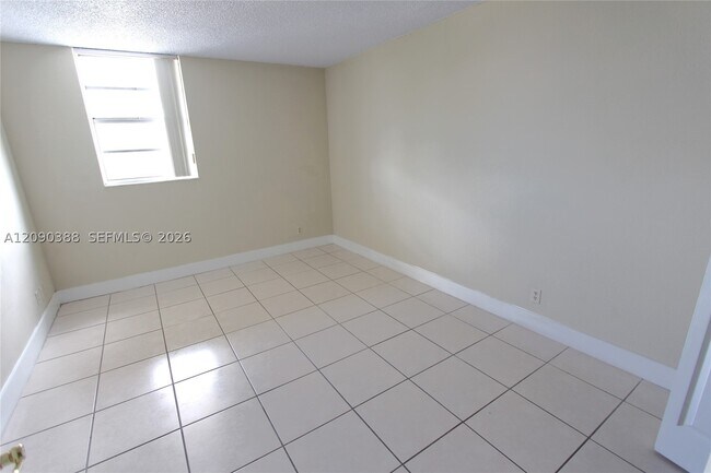 Building Photo - 4550 NW 9th St