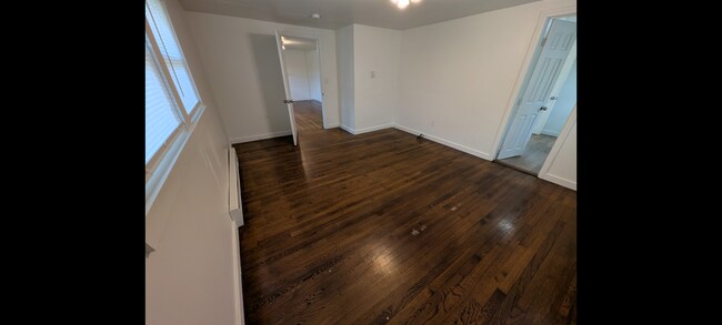 Building Photo - 28 Harding St