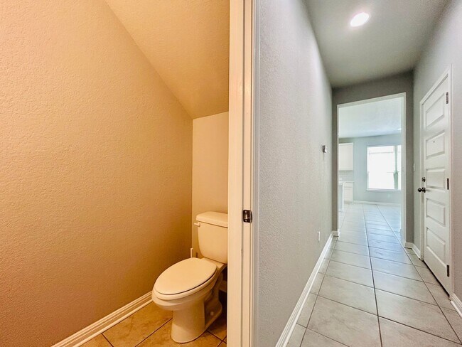Building Photo - 1156 Capra Ln