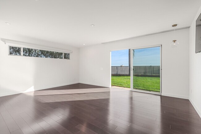 Building Photo - 686 Enchanted Way