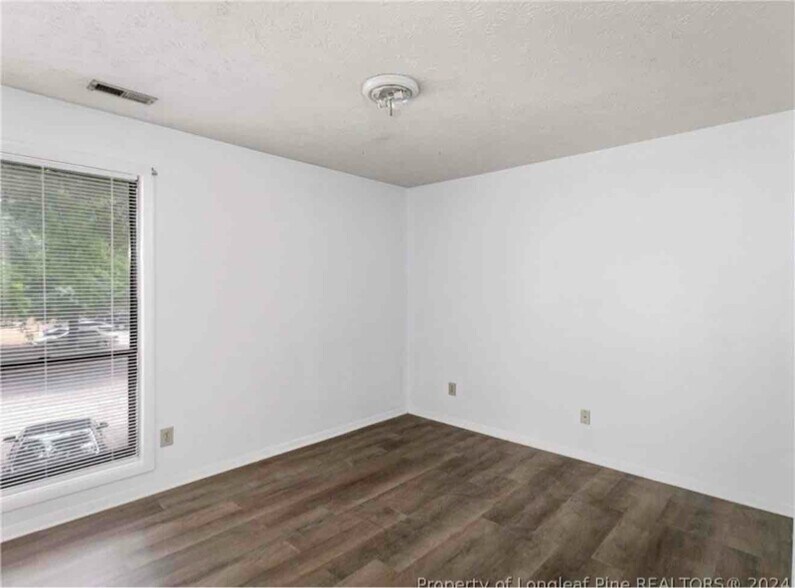 Building Photo - 1904 Tryon Dr