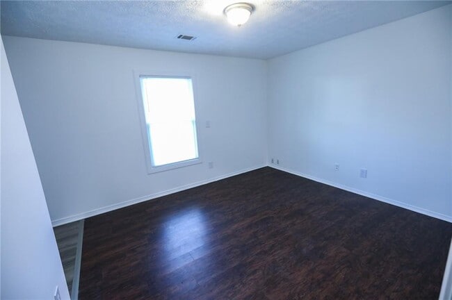 Building Photo - 1967 Singer Way