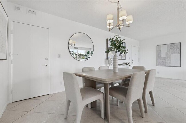 Building Photo - 2701 N Ocean Blvd