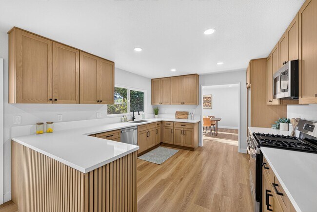 Building Photo - 13324 San Martin Pl