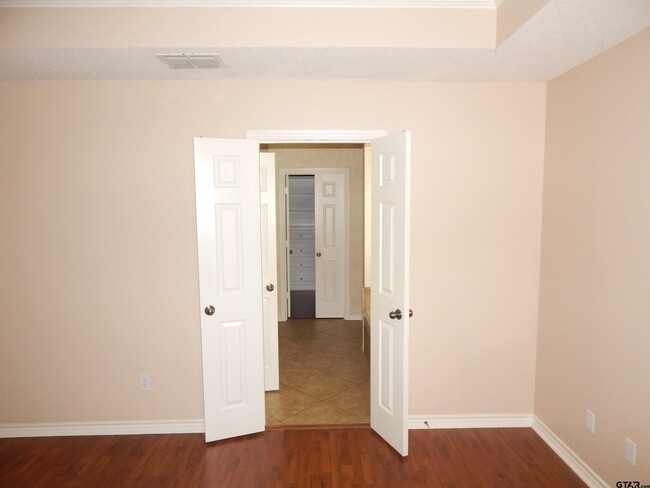 Building Photo - 16554 Beauregard Dr