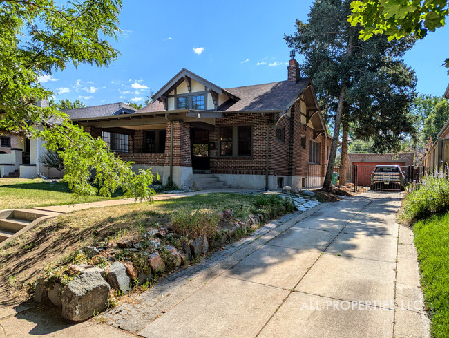 Primary Photo - 2042 Dexter St