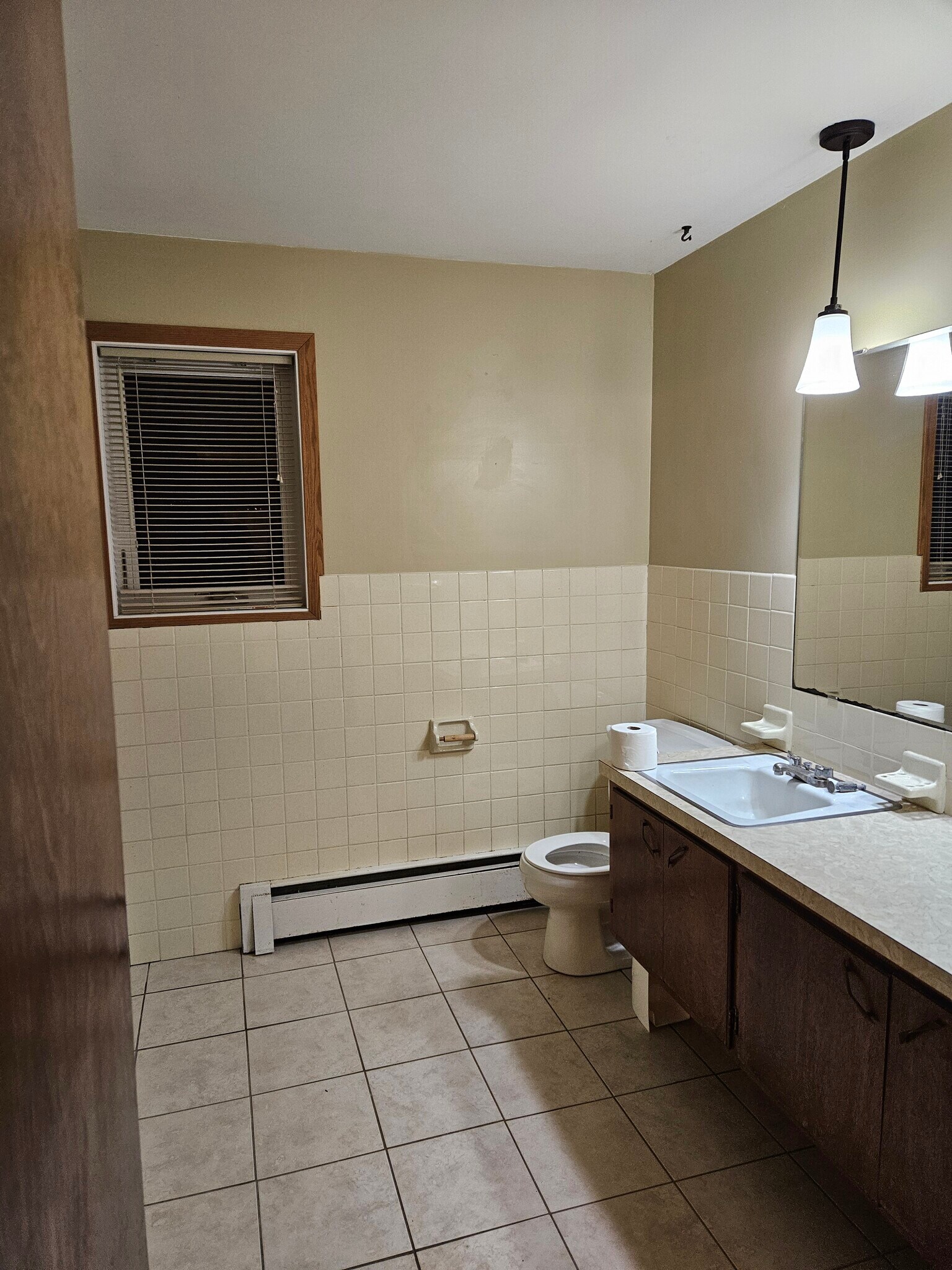 Building Photo - 829 Golf View Ln