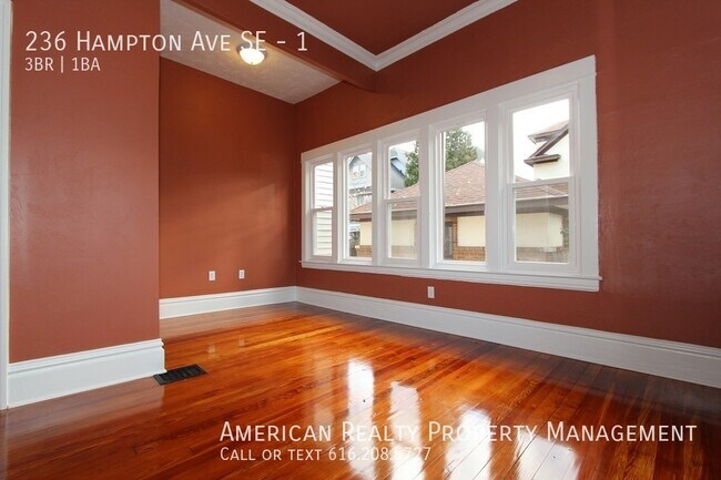 Building Photo - 236 Hampton Ave SE