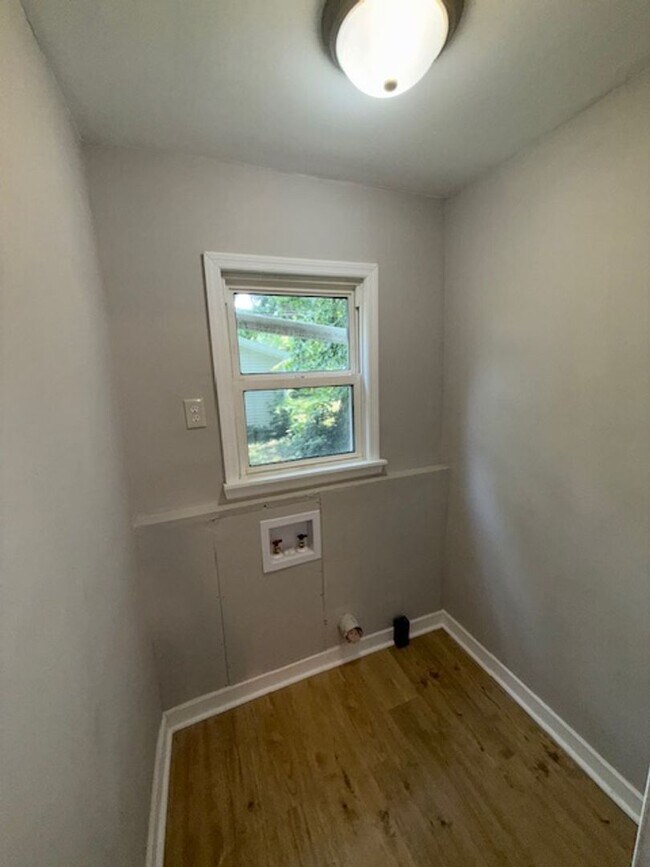 Building Photo - 1417 Taylor Ave