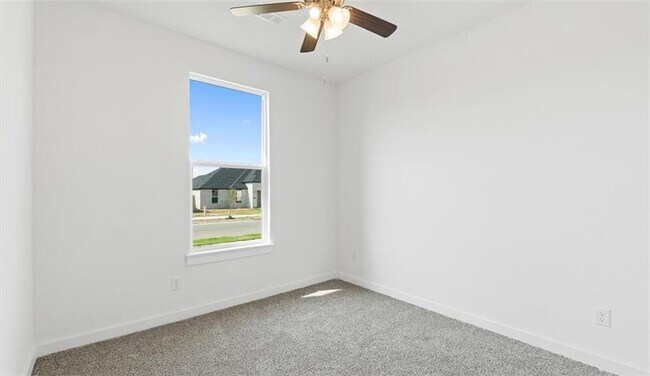 Building Photo - 4856 W Aurora St