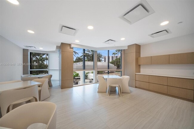 Building Photo - 21205 Yacht Club Dr