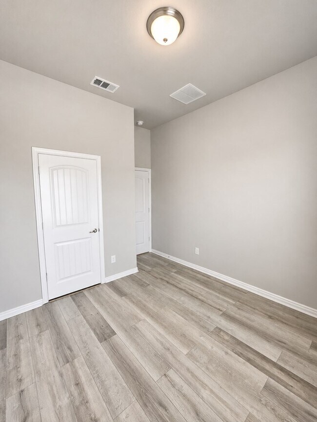 Building Photo - 7208 Brooks Ranch Rd