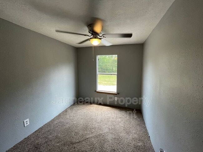 Building Photo - 6372 E Myles Ln