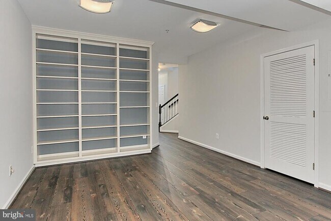 Building Photo - 5120 Grimm Dr