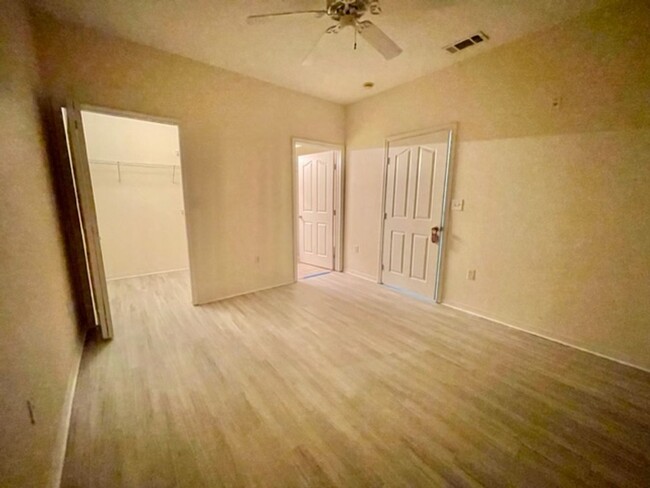 Building Photo - GATED LEGACY DUNES IN KISSIMMEE AVAILABLE ...