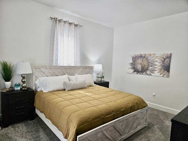 Building Photo - Cute and cozy Greensburg home!