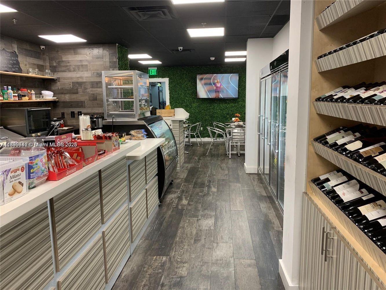 Building Photo - 780 NE 69th St