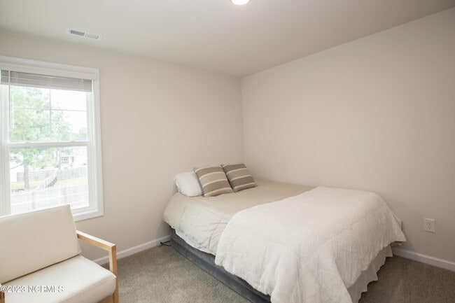 Building Photo - 402 Summer Wind Wy