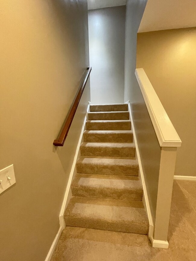 Building Photo - Spectacular 4 Bed 3.5 Bath Townhouse In Br...