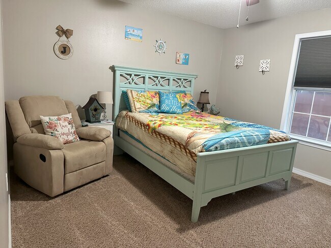 Building Photo - 292 Grandview Ave