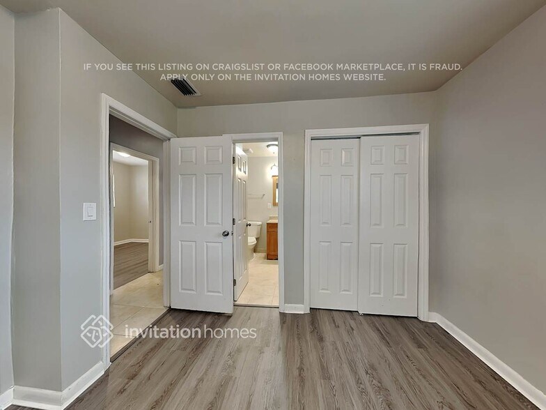 Building Photo - 2712 Alcazar Dr