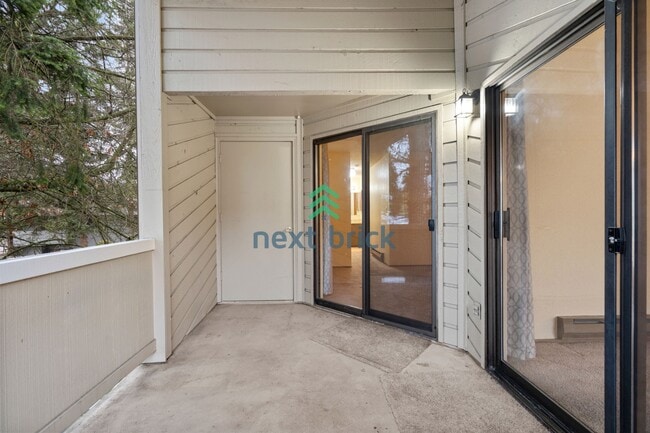 Building Photo - 2 BED & 2 BATH CONDO FOR RENT