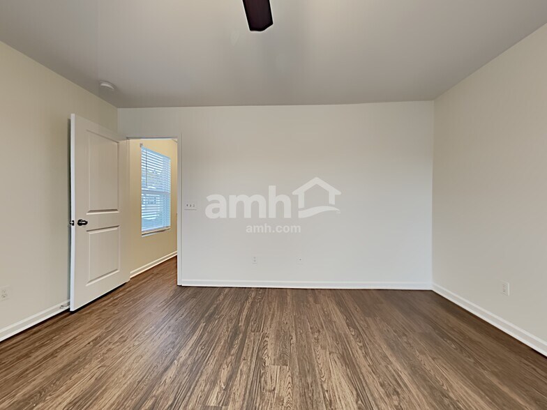 Building Photo - 271 Cameron St