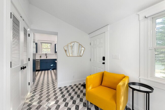 Building Photo - 15 Old Mission Ave